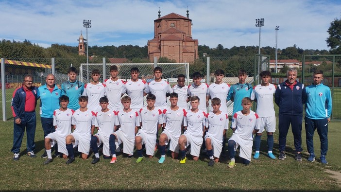 Calcio, Juniores. Schiaffo al volto a un giocatore del Vado. La società: "Intelligente nel non reagire, a lui il plauso di tutto il club"