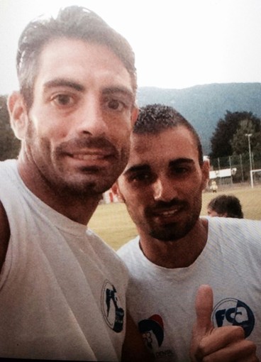 Sergio Fanelli insieme a Ivano Sorrentino, attaccante dell'Ascona e fratello di Stefano, portiere del Palermo Sergio Fanelli insieme a Ivano Sorrentino, attaccante dell'Ascona e fratello di Stefano, portiere del Palermo