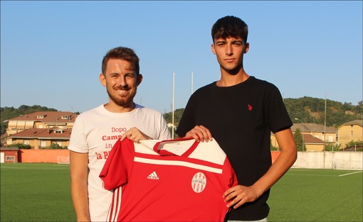 Calciomercato. La Carcarese continua a spingere sulla linea verde, il parco portieri si arricchisce con Tommaso Delfino Calciomercato. La Carcarese continua a spingere sulla linea verde, il parco portieri si arricchisce con Tommaso Delfino