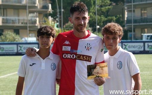 FOTONOTIZIA | Filippo Pili premiato dal Pietra Ligure: "Simbolo di un ciclo ricco di emozioni e traguardi importanti"