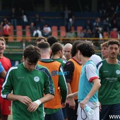 IL PAGELLONE. Legino, bicchiere a metà IL PAGELLONE. Legino, bicchiere a metà
