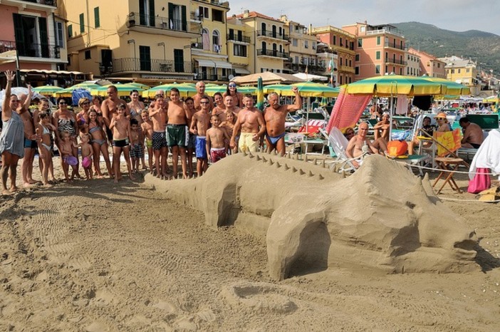Castelli di sabbia, ad Alassio il gioco si fa gara con il tradizionale concorso Castelli di sabbia, ad Alassio il gioco si fa gara con il tradizionale concorso