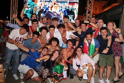 E' tutto vero! L'Italia è campione d'Europa: notte di festa nel savonese (FOTO e VIDEO) E' tutto vero! L'Italia è campione d'Europa: notte di festa nel savonese (FOTO e VIDEO)