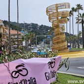 Giro d'Italia. Il "Trofeo Senza Fine" diventa simbolo di Andora, inaugurata stamane la maxi installazione (VIDEO) Giro d'Italia. Il "Trofeo Senza Fine" diventa simbolo di Andora, inaugurata stamane la maxi installazione (VIDEO)