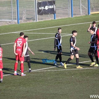 Calcio, Albenga. E' arrivato ok dalla FIGC, i giocatori bianconeri potranno essere tesserati da altre squadre