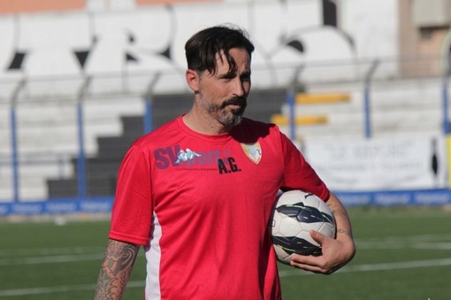 Calcio. A fine anno sarà separazione tra la Sestrese e Alessandro Grandoni, l'ex tecnico di Savona e Albenga è pronto per una nuova avventura