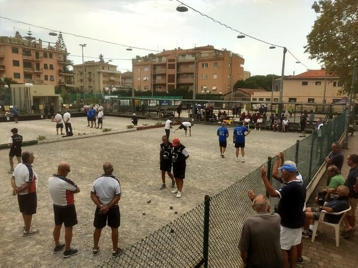 Petanque: quinto successo consecutivo per il Ventimiglia, battuta a Peglia la formazione piemontese del Savigliano Petanque: quinto successo consecutivo per il Ventimiglia, battuta a Peglia la formazione piemontese del Savigliano