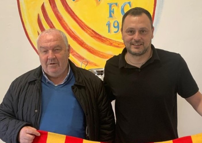 Calcio, Finale. Domani la prima al Borel per Davide Brignoli: "Con la società un piano biennale, Sestrese e Carcarese partono davanti a tutte" Calcio, Finale. Domani la prima al Borel per Davide Brignoli: "Con la società un piano biennale, Sestrese e Carcarese partono davanti a tutte"