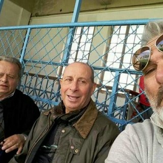 Riccardo Del Gratta, Luigi Minti e Massimo Rainieri seduti insieme sulla tribuna del "Comunale"