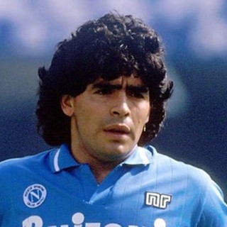 Calcio. Un minuto di raccoglimento per Diego Armando Maradona prima dei match di Vado e Imperia