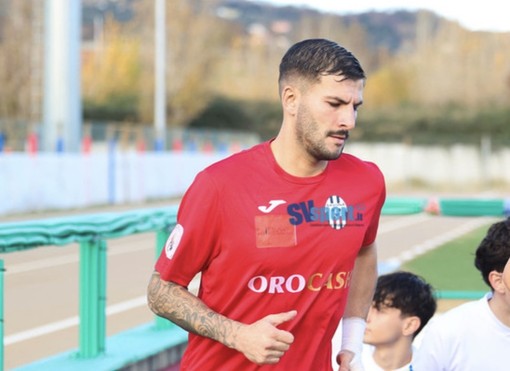 Calciomercato. Savona - Zunino ai titoli di coda: i biancoblu cercano due attaccanti, fioccano le proposte per il centravanti Calciomercato. Savona - Zunino ai titoli di coda: i biancoblu cercano due attaccanti, fioccano le proposte per il centravanti