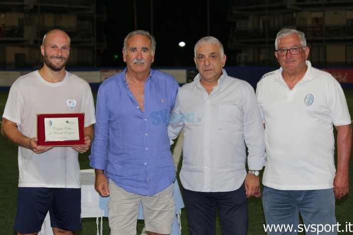 Calcio. Gli scatti della premiazione del Trofeo Città di Pietra Ligure Calcio. Gli scatti della premiazione del Trofeo Città di Pietra Ligure