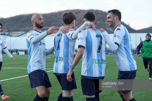 Calcio, Eccellenza. Di forza e carattere il Pietra Ligure risponde colpo su colpo alla Carcarese e si porta a -1 dal Millesimo