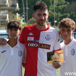 FOTONOTIZIA | Filippo Pili premiato dal Pietra Ligure: "Simbolo di un ciclo ricco di emozioni e traguardi importanti"