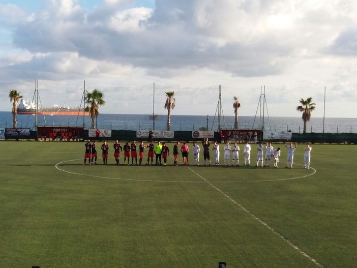 Calcio. Scoppia un petardo durante Priamar B - Rocchettese, la Questura emette un Daspo per un tifoso valbormidese Calcio. Scoppia un petardo durante Priamar B - Rocchettese, la Questura emette un Daspo per un tifoso valbormidese