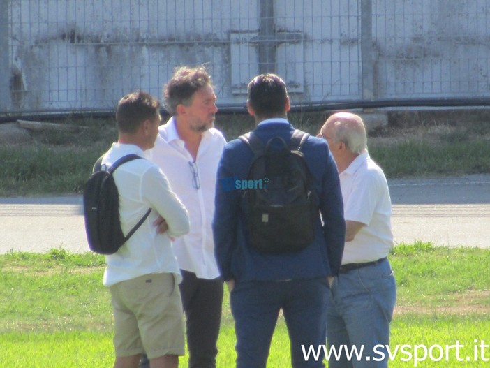 Calcio, Savona. Un rappresentante della cordata laziale già in città. In questi istanti la visita al Bacigalupo (LE FOTO) Calcio, Savona. Un rappresentante della cordata laziale già in città. In questi istanti la visita al Bacigalupo (LE FOTO)