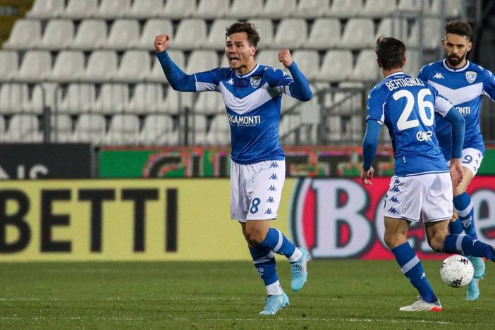 Calcio: Flavio Bianchi entra e segna il primo gol in Serie B. Il Brescia vince grazie al giovane dianese