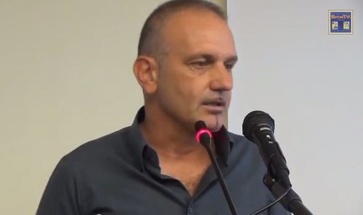 Calcio, Serie D. Caverzan ad interim sulla panchina della Sanremese, l'ex tecnico del Finale chiamato alla guida dei matuziani Calcio, Serie D. Caverzan ad interim sulla panchina della Sanremese, l'ex tecnico del Finale chiamato alla guida dei matuziani