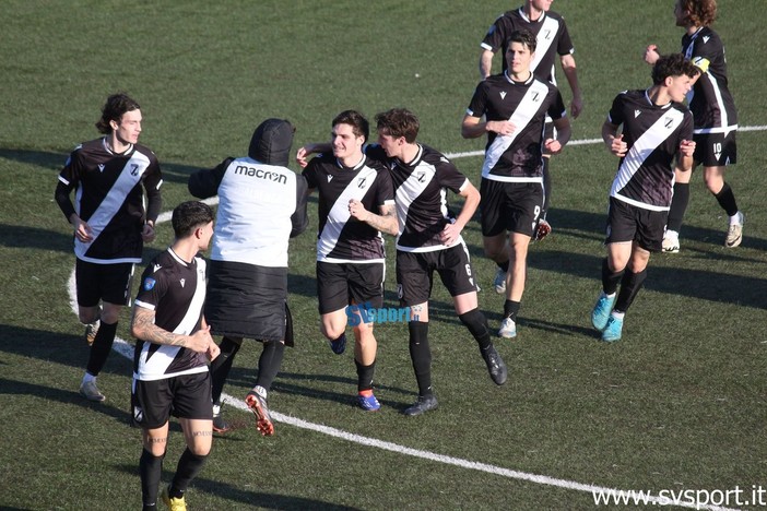 Calcio. Il portiere Galletti racconta il caos Albenga: "Giovedì scorso lo stop, mancavano anche palloni e divise"