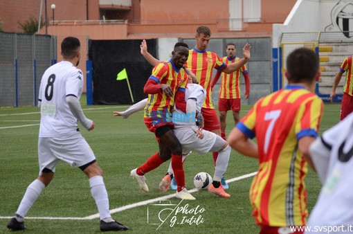 Calcio, Eccellenza A. Oggi si riparte da zero: trasferte insidiose a Genova per Albenga e Cairese, il Varazze fa visita al Finale