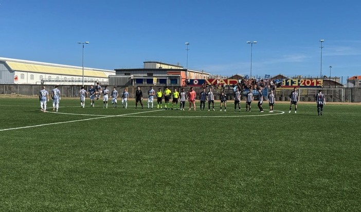 Calcio, Eccellenza. Parità tra Savona ed Albissole: un derby infuocato finisce 1 a 1 Calcio, Eccellenza. Parità tra Savona ed Albissole: un derby infuocato finisce 1 a 1