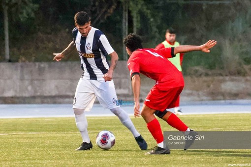 Calcio, Promozione. Il posticipo tra Savona e Sestrese catalizza l'attenzione, in coda non mancano gli scontri diretti