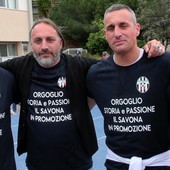 Calcio, Savona. Festa grande per mister Cola, il ds Barone e lo staff biancoblu: "Ripartiremo da basi importanti, ognuno ha saputo dare il suo contributo" (VIDEO) Calcio, Savona. Festa grande per mister Cola, il ds Barone e lo staff biancoblu: "Ripartiremo da basi importanti, ognuno ha saputo dare il suo contributo" (VIDEO)