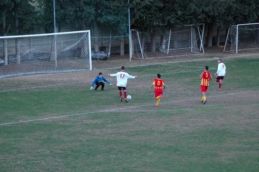 Calcio. Gli allenatori della San Filippo Neri replicano al Borghetto: "Esagerato affermare che abbiamo subito 15 tiri verso la porta" Calcio. Gli allenatori della San Filippo Neri replicano al Borghetto: "Esagerato affermare che abbiamo subito 15 tiri verso la porta"