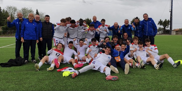 Calcio, Torneo delle Regioni. Testa e cuore per l'Under 17, la Liguria supera il Veneto ed è in semifinale! Calcio, Torneo delle Regioni. Testa e cuore per l'Under 17, la Liguria supera il Veneto ed è in semifinale!