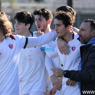 Glen Lala festeggiato dai compagni del Vado Glen Lala festeggiato dai compagni del Vado