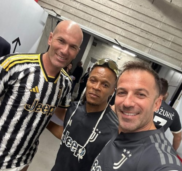 Al cuore non si comanda, anche tanti tifosi savonesi al PalaOlimpico per i 100 anni di Agnelli, plebiscito del popolo juventino: "Alessandro Del Piero" Al cuore non si comanda, anche tanti tifosi savonesi al PalaOlimpico per i 100 anni di Agnelli, plebiscito del popolo juventino: "Alessandro Del Piero"