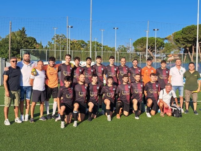 Calcio, Prima Categoria. Exploit Oneglia a Cengio. Pagano: "Una bella partita nel segno del fair play" Calcio, Prima Categoria. Exploit Oneglia a Cengio. Pagano: "Una bella partita nel segno del fair play"
