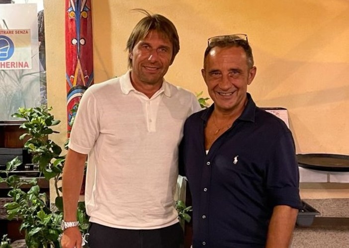 Antonio Conte fa tappa nel savonese: avvistato a cena da Zio Pesce in Darsena a Savona Antonio Conte fa tappa nel savonese: avvistato a cena da Zio Pesce in Darsena a Savona