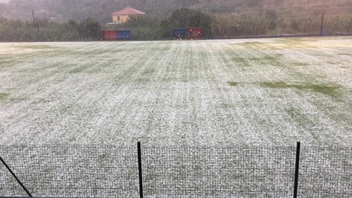 FOTONOTIZIA: il maltempo sferza il ponente, rinviata per grandine Borgio Verezzi - Virtus Sanremo