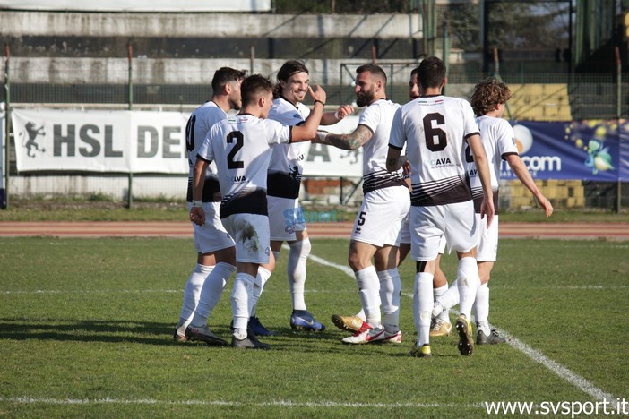 Calcio, Serie D: l'anticipo al Derthona, espugnata Lavagna 4-3 Calcio, Serie D: l'anticipo al Derthona, espugnata Lavagna 4-3