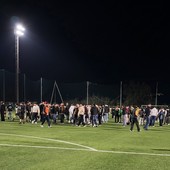 Calcio. Danni e invasione di campo dopo Legino - Sestrese, l'Arenzano non ci sta: "Divelta la rete di recinzione, l'inciviltà regna sovrana"