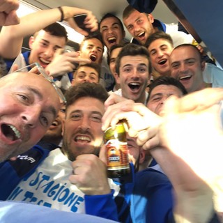 CALCIO, ALBISSOLA: E' ECCELLENZA! LE PIU' BELLE IMMAGINI DEI FESTEGGIAMENTI BIANCAZZURRI