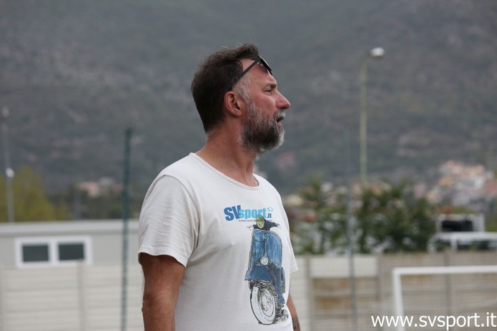 Calcio, Finale. Delfino chiama compattezza: "Remiamo tutti nella stessa direzione, i valori per salvarsi ci sono" Calcio, Finale. Delfino chiama compattezza: "Remiamo tutti nella stessa direzione, i valori per salvarsi ci sono"