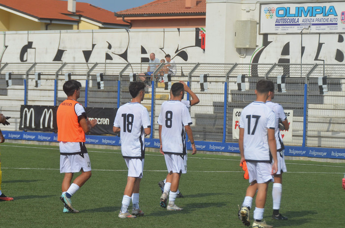 Calcio, Albenga. Col Chieri ingresso ancora libero, via anche Legal e Asproni Calcio, Albenga. Col Chieri ingresso ancora libero, via anche Legal e Asproni