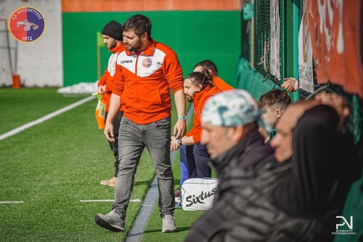 Calcio, Rocchettese. Avanti con mister Chiola. Tante novità nell'assetto dirigenziale Calcio, Rocchettese. Avanti con mister Chiola. Tante novità nell'assetto dirigenziale