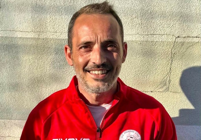 Calcio | Priamar. Davide Ferraro guiderà i rossoblu anche in Prima Categoria, confermato anche il vice Tovano Calcio | Priamar. Davide Ferraro guiderà i rossoblu anche in Prima Categoria, confermato anche il vice Tovano
