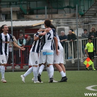Calcio. Problemi allo stadio "Ceravolo", rinviata anche Superba - Savona