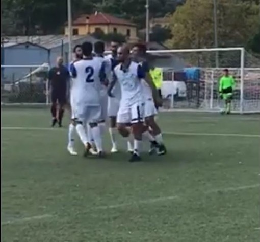 Calcio, Andora: il gol di Simone Scalmato contro il Riva Ligure (VIDEO)