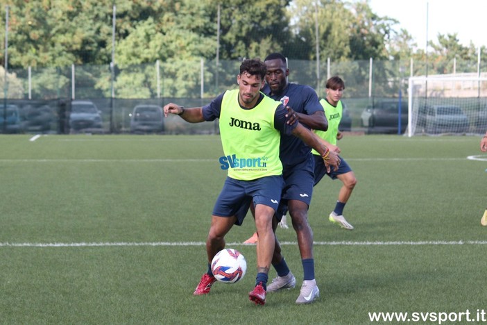 Calcio. Sveglia presto per il Vado, battuto 3-2 il Fossano nel test match mattutino