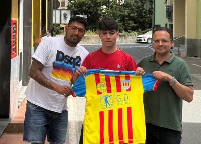 Calciomercato. La S.Filippo Yepp rinforza la mediana con Umberto Giordano Calciomercato. La S.Filippo Yepp rinforza la mediana con Umberto Giordano