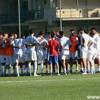 Calcio. Coppa Italia di Eccellenza. Slitta il fischio d'inizio di Campomorone - Pietra Ligure