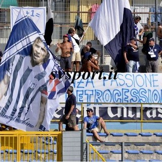Calcio, Savona. Un cuscino di fiori per Pierino Prati da parte della tifoseria: "Per sempre ti ricorderemo"