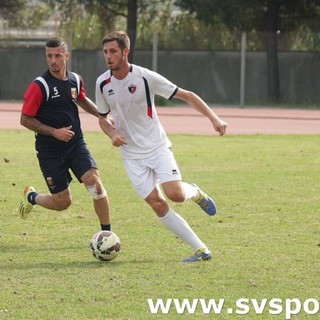 Daniele Puddu dribbla Armando Izzo Daniele Puddu dribbla Armando Izzo