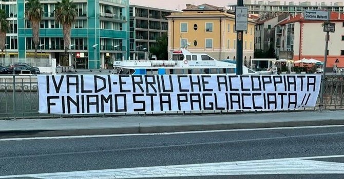 Calcio | Savona. Caso ripescaggio, striscione dei tifosi contro Giulio Ivaldi e Cristina Erriu Calcio | Savona. Caso ripescaggio, striscione dei tifosi contro Giulio Ivaldi e Cristina Erriu