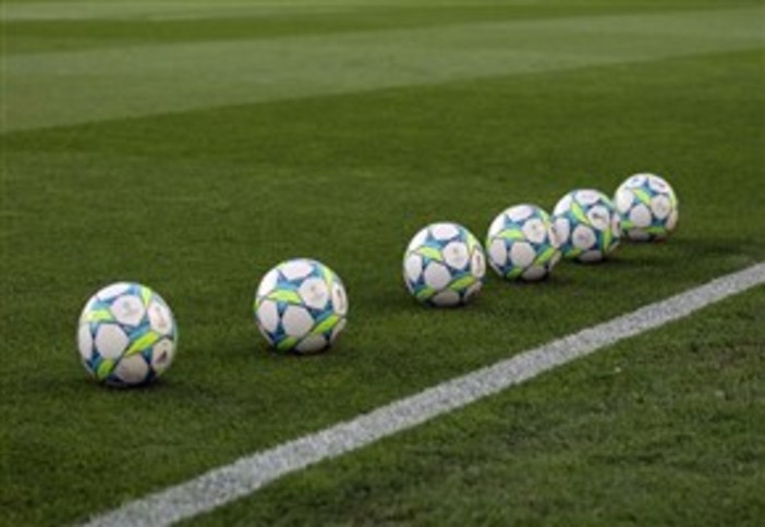 Calcio, Torneo delle Professioni: Forze dell'Ordine e Rappresentanti in vetta ai due gironi Calcio, Torneo delle Professioni: Forze dell'Ordine e Rappresentanti in vetta ai due gironi